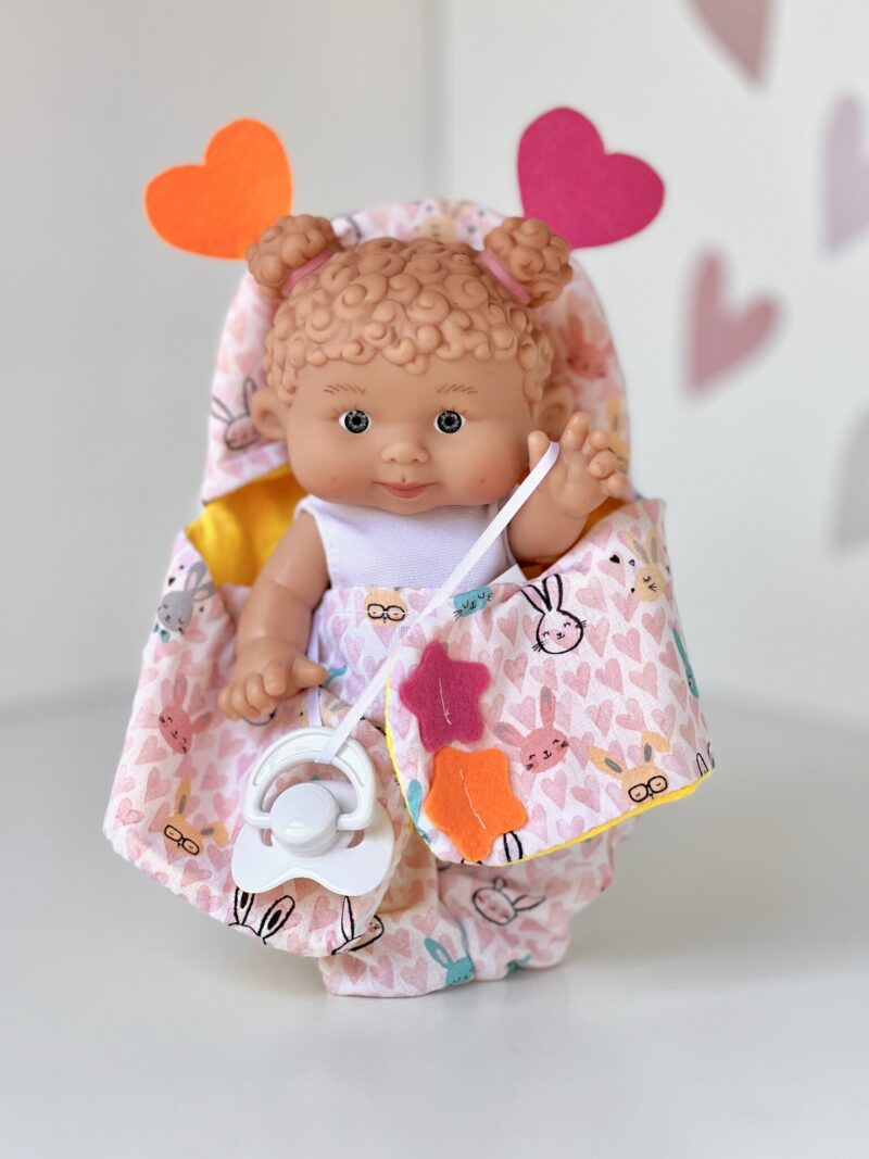 Scented doll, girl, curly with buns, in a carry bag, 21cm (Marina&Pau)