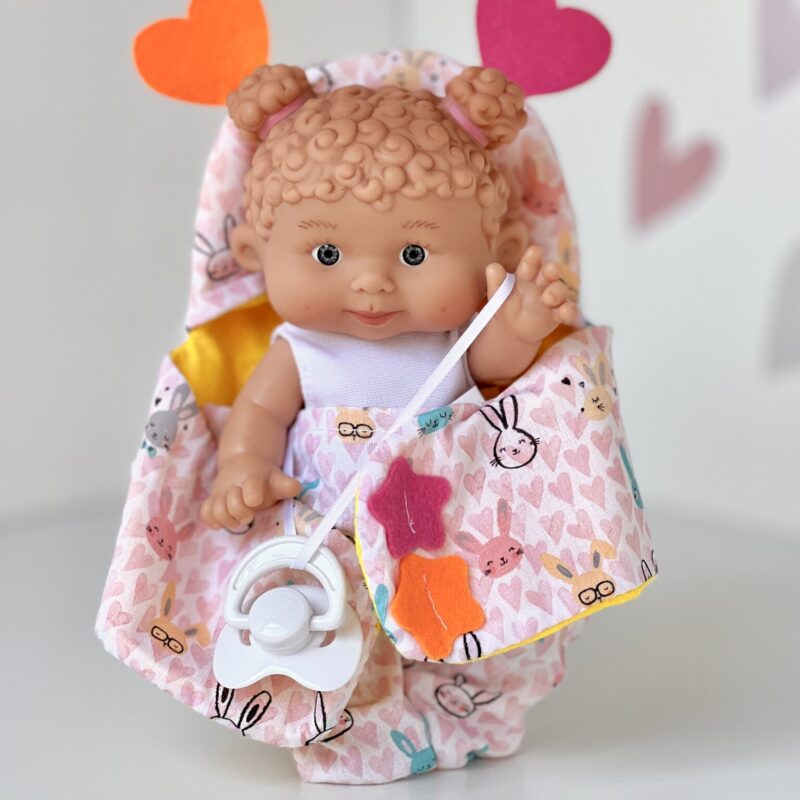 Scented doll, girl, curly with buns, in a carry bag, 21cm (Marina&Pau)
